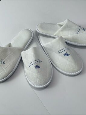 Shutters On The Beach Quilted White Spa Slippers